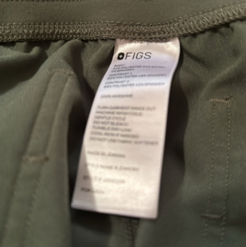 Figs Technical Collection Scrub Top - Picture 2 of 4